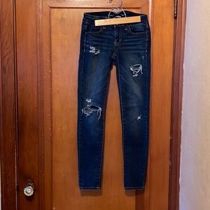 American Eagle women’s super stretch distressed jeggings size 2.
